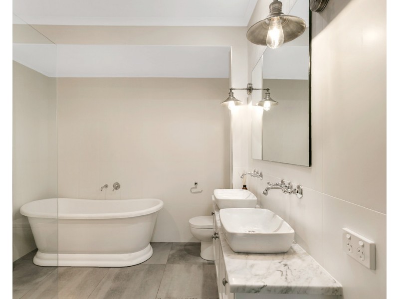 126 Upper Street, Tamworth NSW 2340