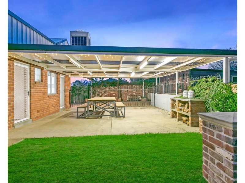 126 Upper Street, Tamworth NSW 2340