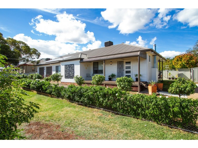 1 Janison Street, Tamworth NSW 2340