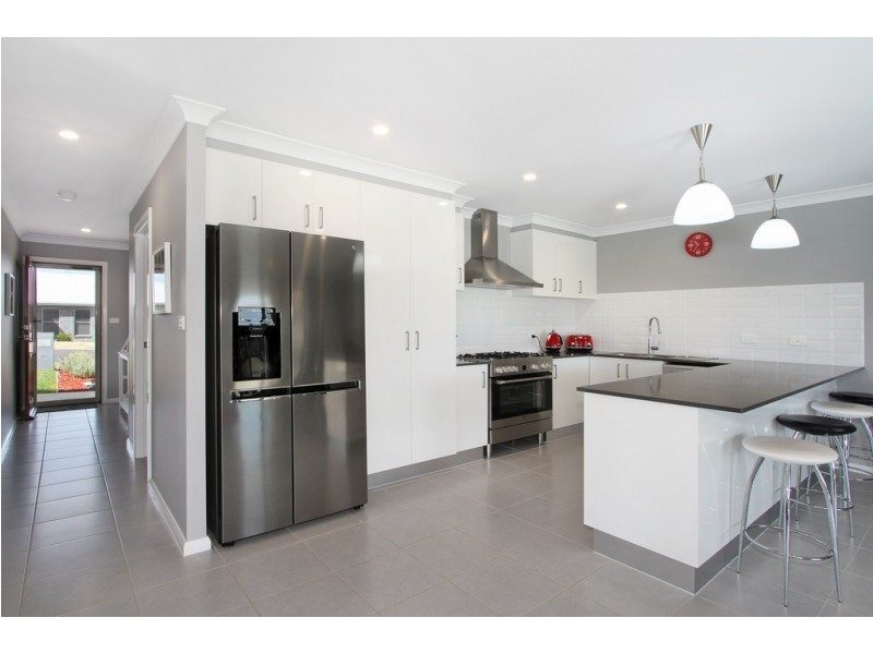 53 Kingham Street, Tamworth NSW 2340