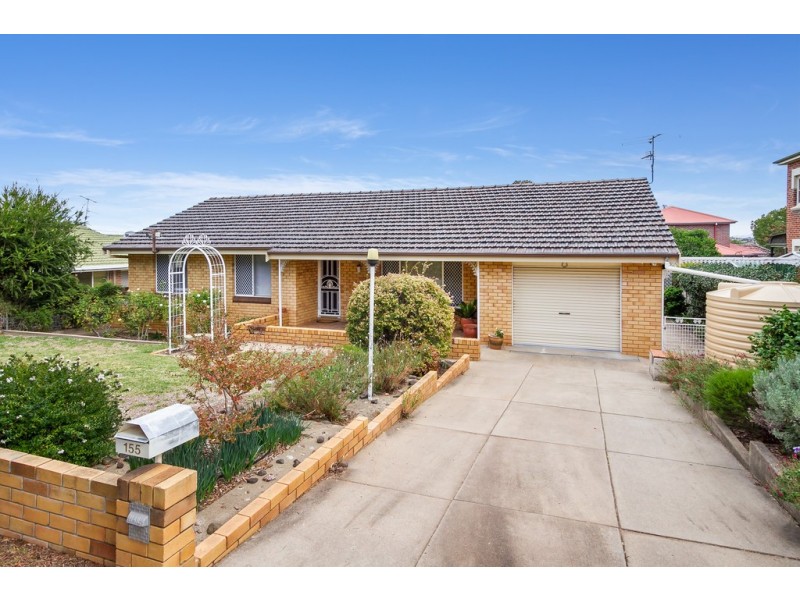 155 Carthage Street, Tamworth NSW 2340