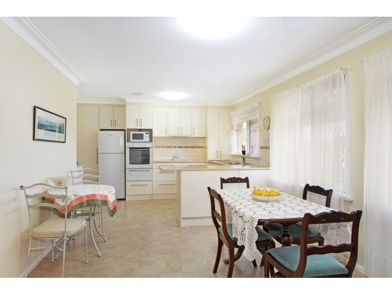 155 Carthage Street, Tamworth NSW 2340