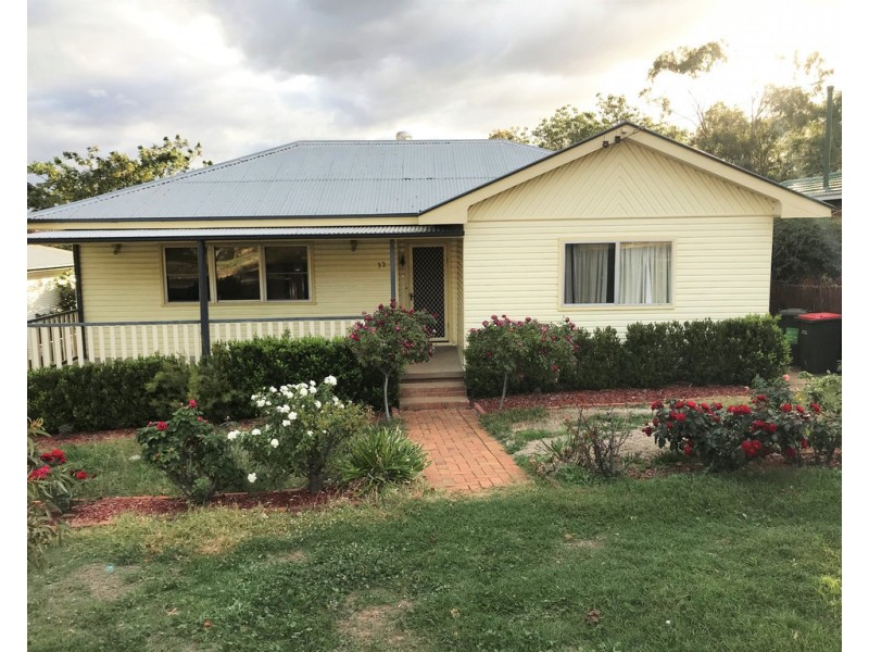 32 Hall Street, Tamworth NSW 2340