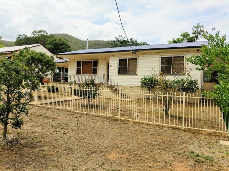 16 Sapphire Crescent, Tamworth NSW 2340