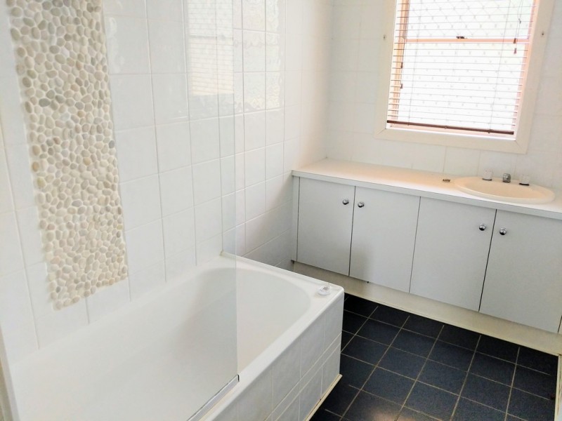 16 Sapphire Crescent, Tamworth NSW 2340