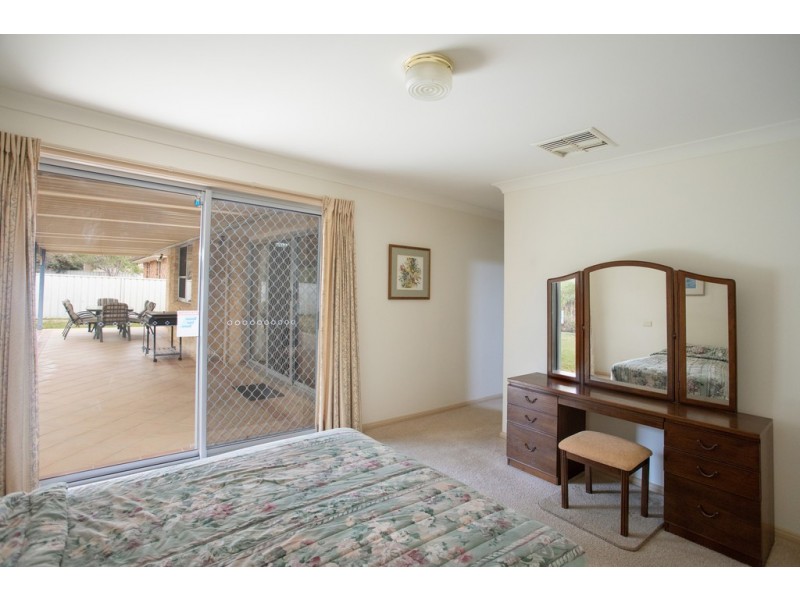 19 Wahroonga Drive, Tamworth NSW 2340