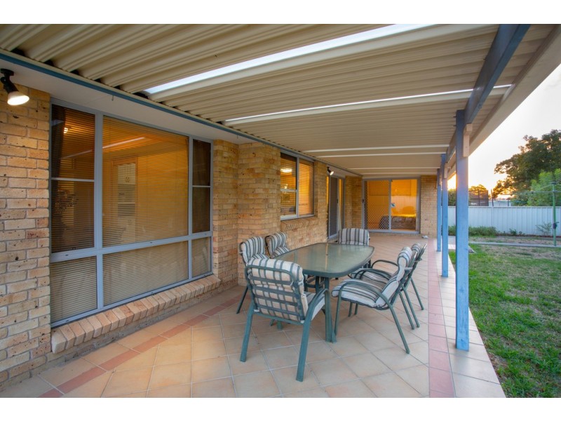 19 Wahroonga Drive, Tamworth NSW 2340