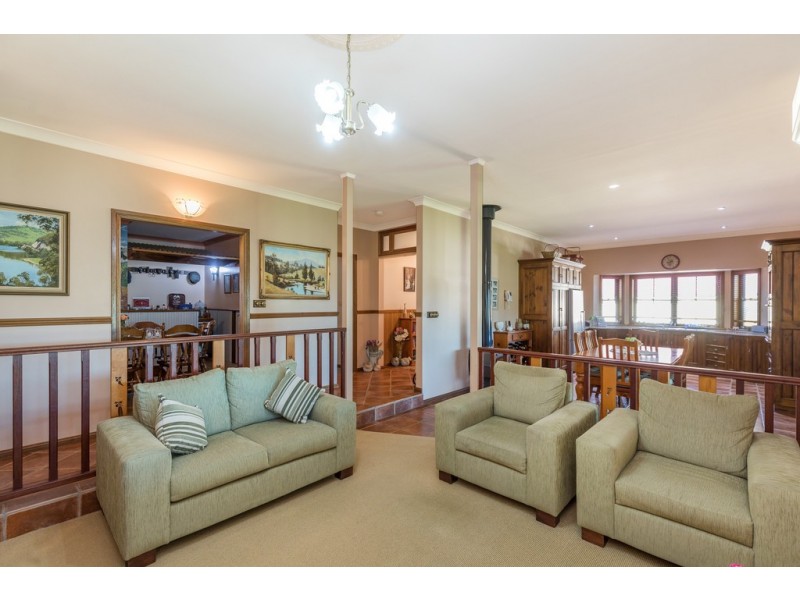 35 Waters Park Drive, Tamworth NSW 2340