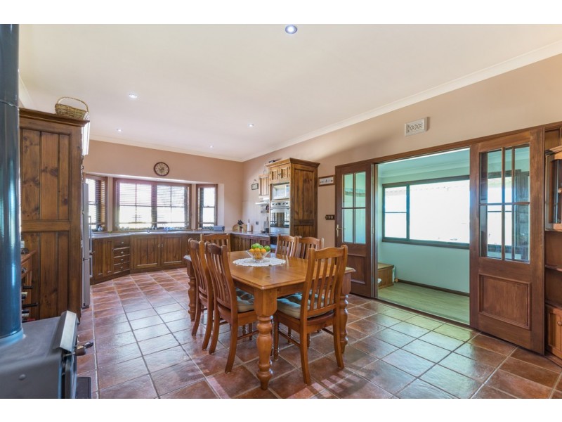 35 Waters Park Drive, Tamworth NSW 2340