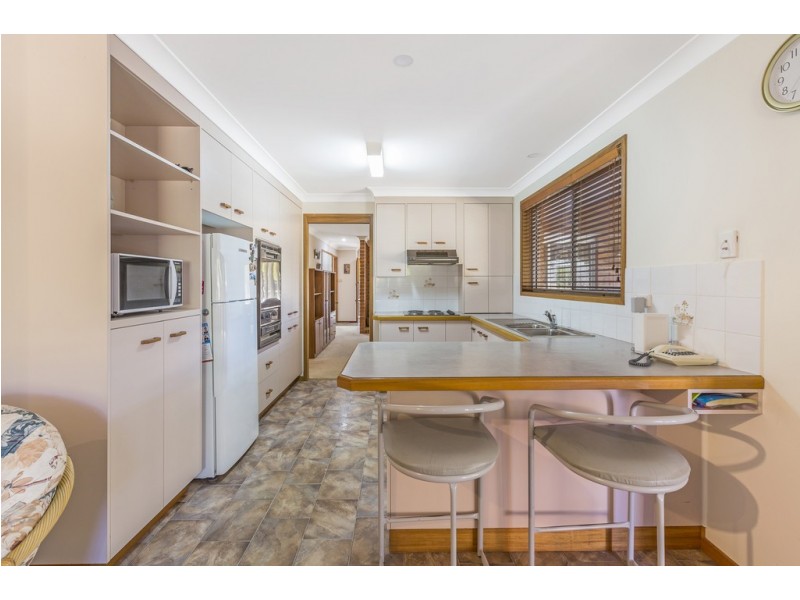 27 Windhover Crescent, Tamworth NSW 2340