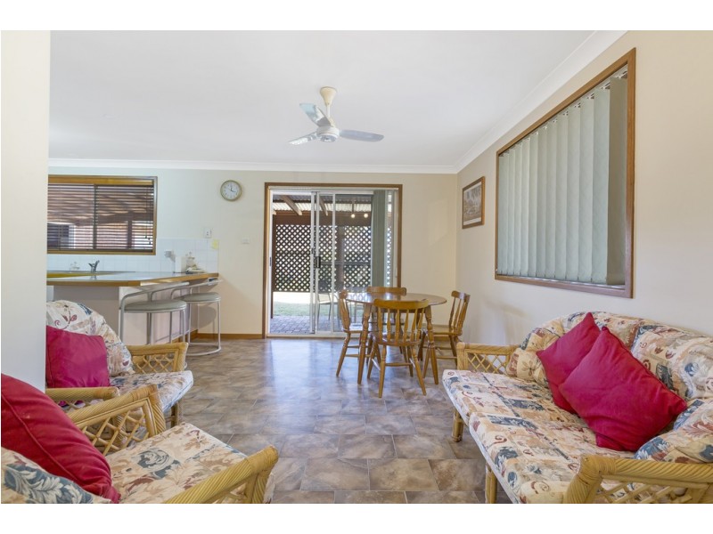 27 Windhover Crescent, Tamworth NSW 2340