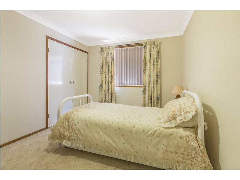 27 Windhover Crescent, Tamworth NSW 2340