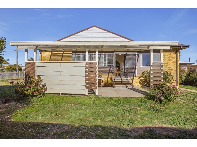 41 Oak Street, Tamworth NSW 2340