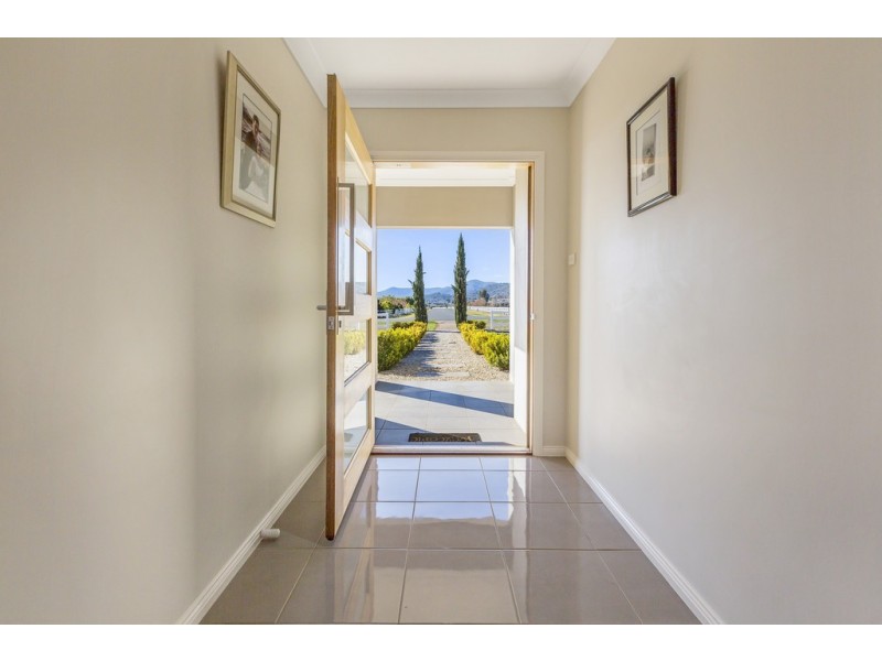 5 Sequoia Drive, Tamworth NSW 2340