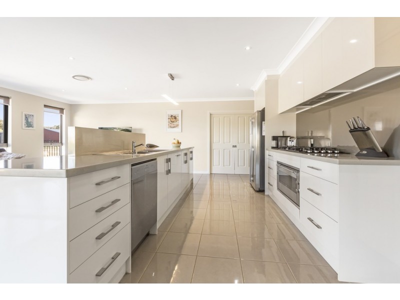 5 Sequoia Drive, Tamworth NSW 2340