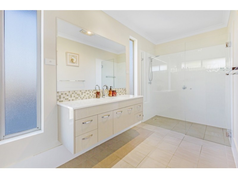 5 Sequoia Drive, Tamworth NSW 2340