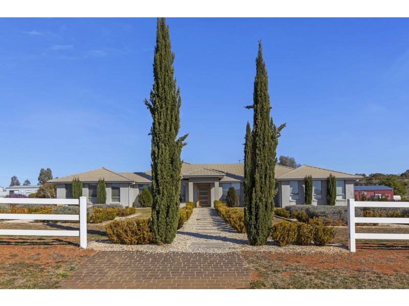 5 Sequoia Drive, Tamworth NSW 2340