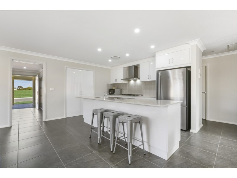 15 Appaloosa Place, Tamworth NSW 2340