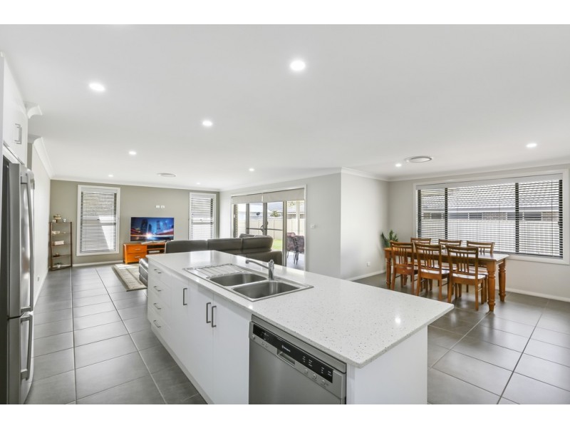 15 Appaloosa Place, Tamworth NSW 2340