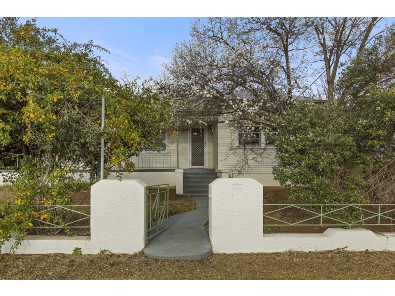 9 Janison Street, Tamworth NSW 2340