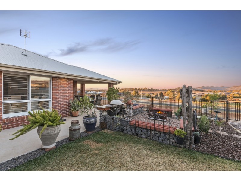 122 Verdelho Drive, Tamworth NSW 2340