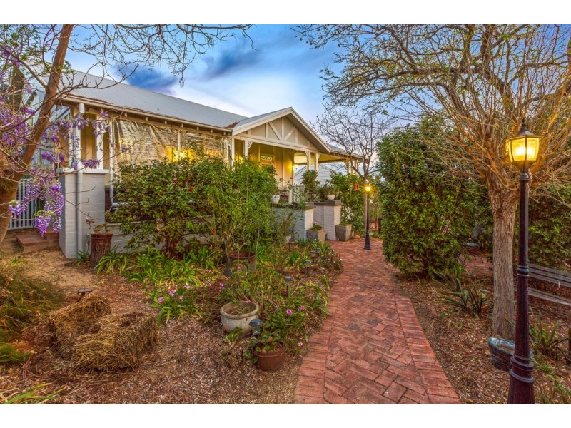 59 Roderick Street, Tamworth NSW 2340