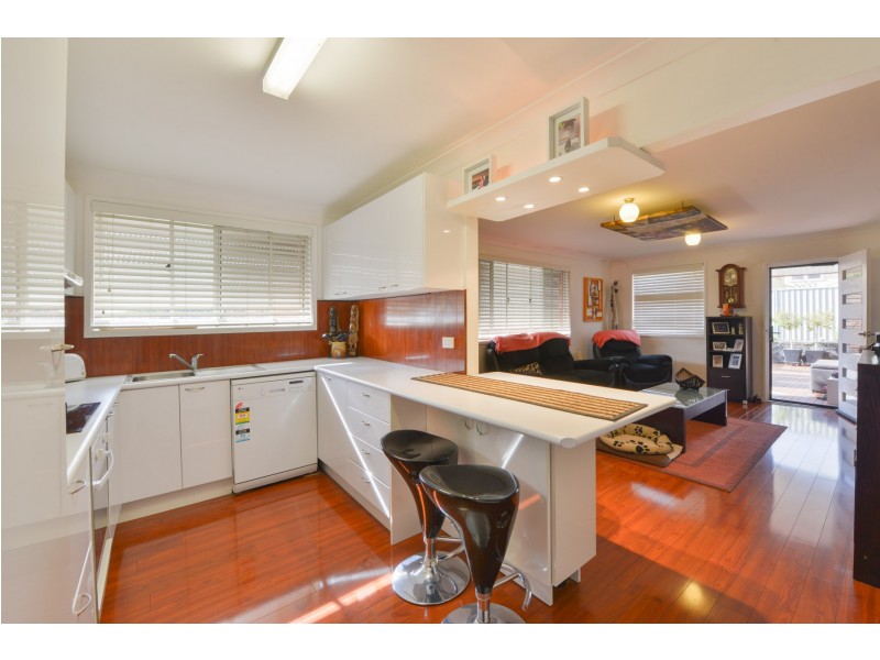 2/168 Carthage Street, Tamworth NSW 2340