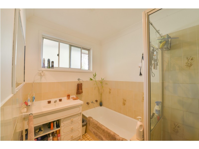 2/168 Carthage Street, Tamworth NSW 2340