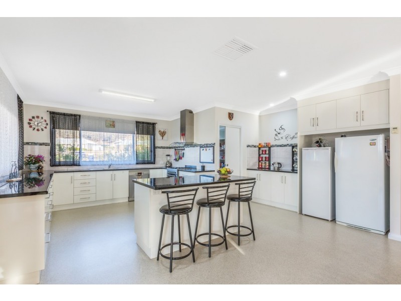 6 Highland Place, Tamworth NSW 2340