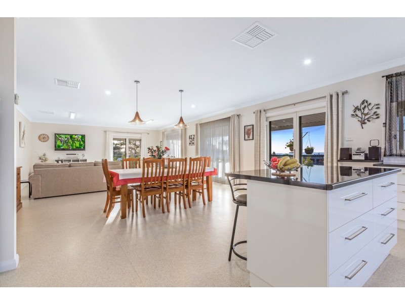 6 Highland Place, Tamworth NSW 2340