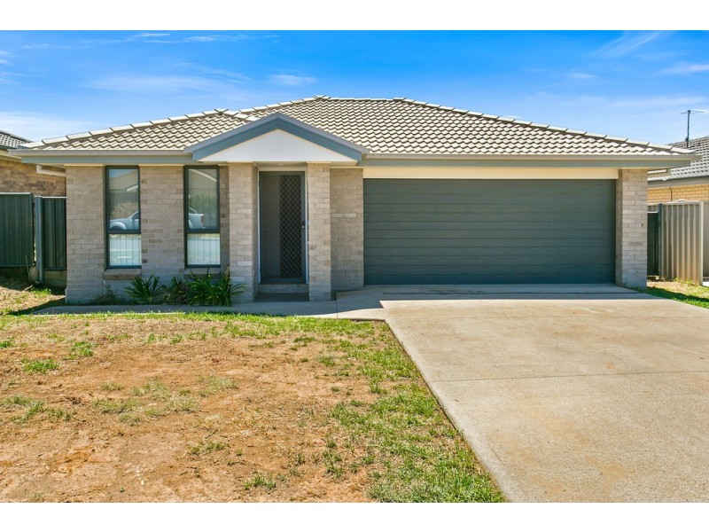 16 Rosella Avenue, Tamworth NSW 2340