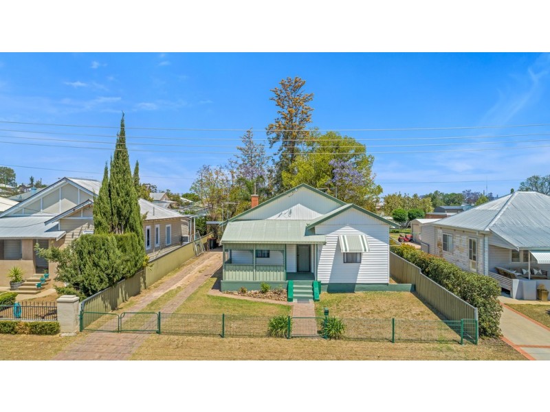 4 Gidley Street, Tamworth NSW 2340