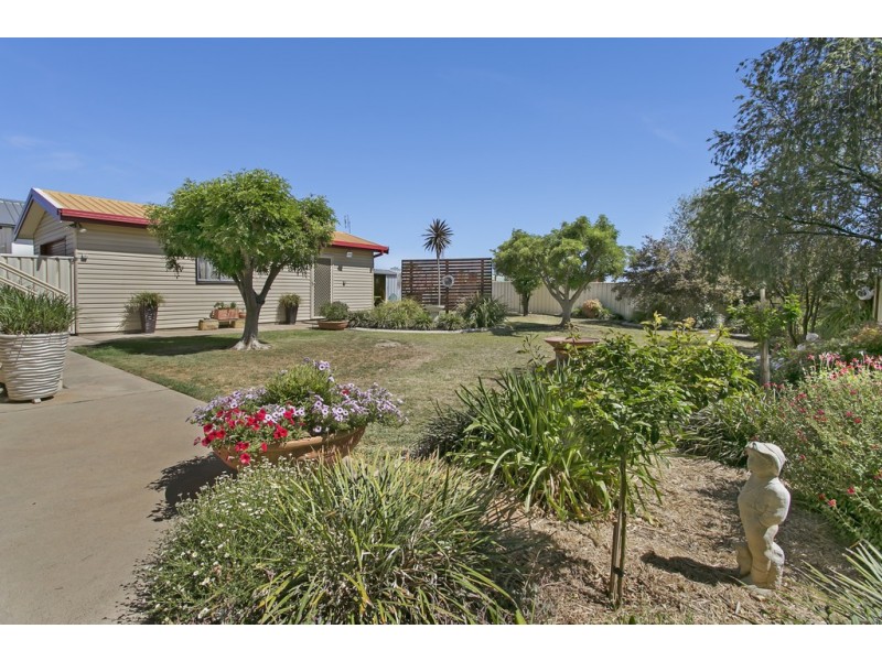 4 Robyn Street, Tamworth NSW 2340