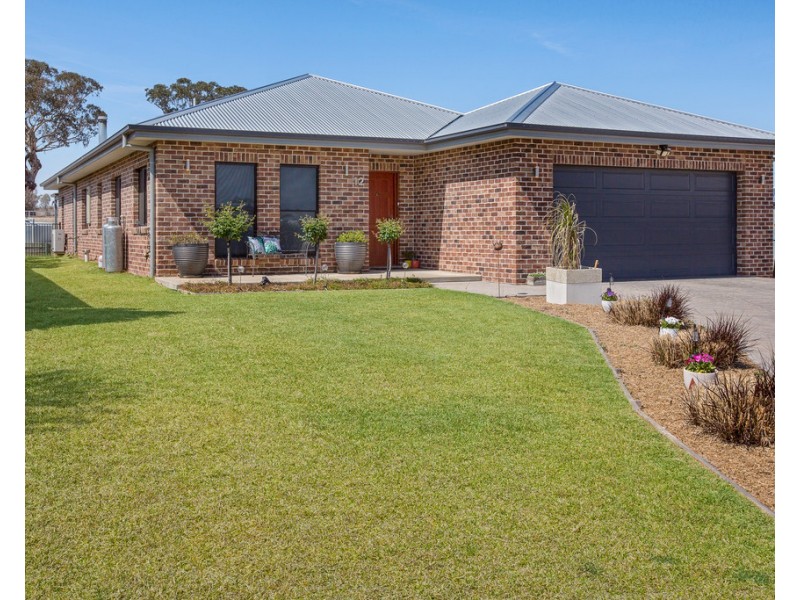 12 Karenvar Street, Tamworth NSW 2340