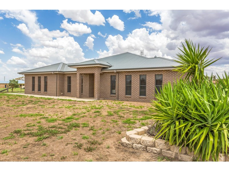 3 Garrison Court, Tamworth NSW 2340