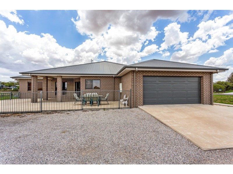 3 Garrison Court, Tamworth NSW 2340