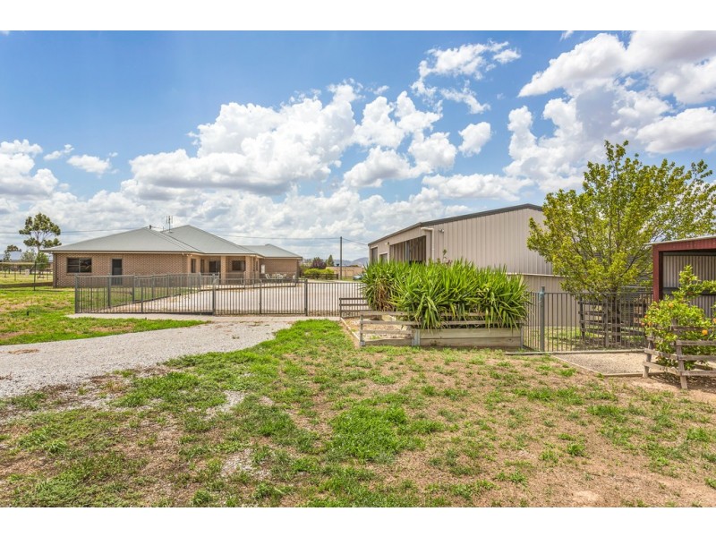 3 Garrison Court, Tamworth NSW 2340