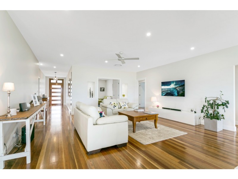 24 Rodeo Drive, Tamworth NSW 2340