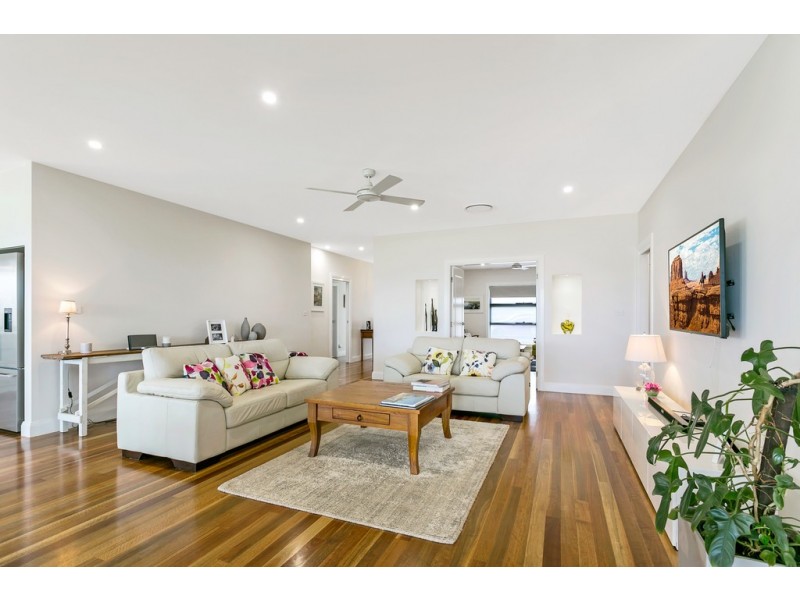 24 Rodeo Drive, Tamworth NSW 2340