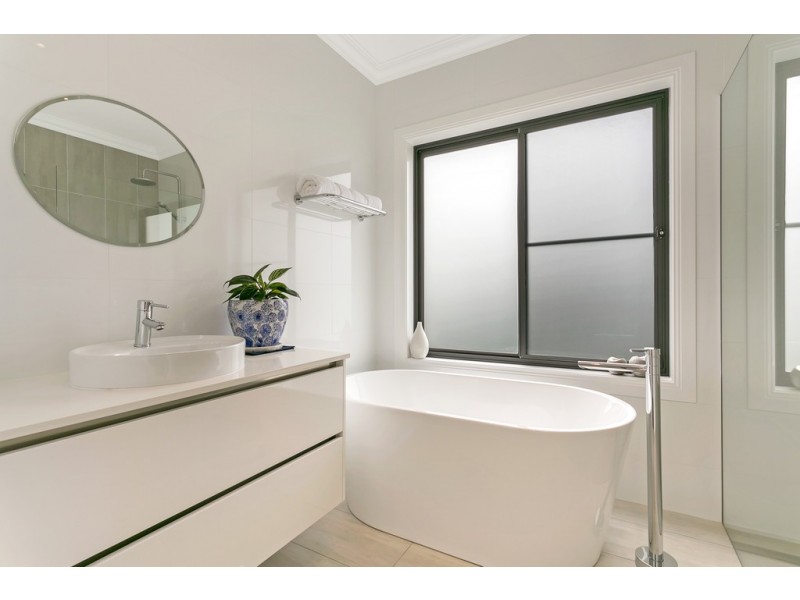 24 Rodeo Drive, Tamworth NSW 2340