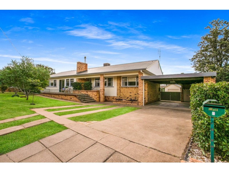 8 Ring Street, Tamworth NSW 2340