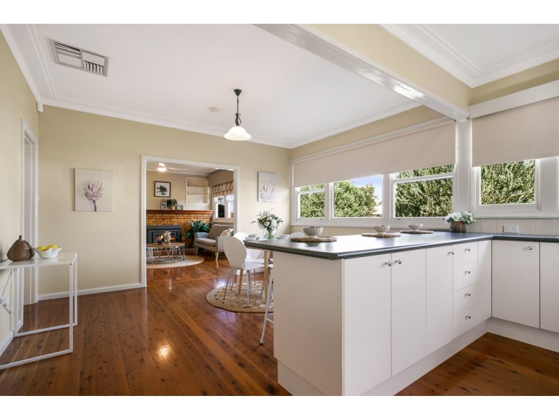 8 Ring Street, Tamworth NSW 2340