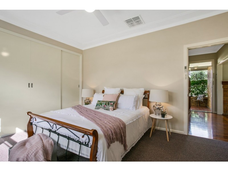 8 Ring Street, Tamworth NSW 2340