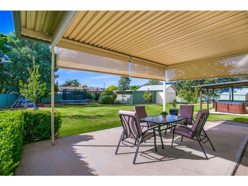 8 Ring Street, Tamworth NSW 2340