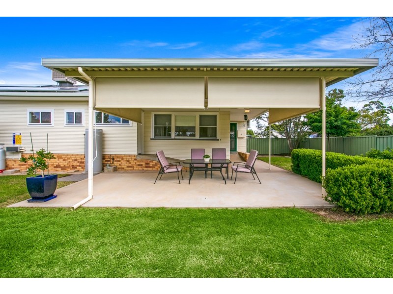 8 Ring Street, Tamworth NSW 2340