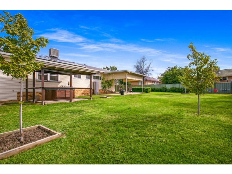 8 Ring Street, Tamworth NSW 2340