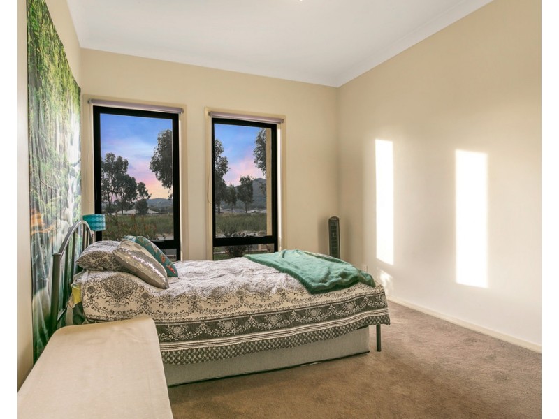 10 Emu Close, Tamworth NSW 2340