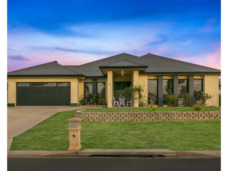 10 Emu Close, Tamworth NSW 2340