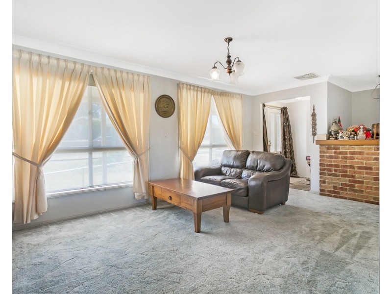 71 Glengarvin Drive, Tamworth NSW 2340