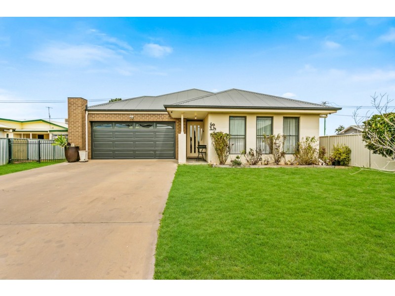 11 Mawson Close, Tamworth NSW 2340